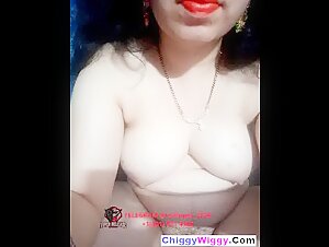 Kya Mast Figure Aur Big Boobs Hai Is Bhabhi Ke Live Cam Par Nanga Badan Dikhakar Chutme Ungali Karti Chuddakad bhabhi