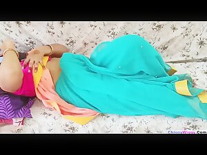 Shadishuda Bhabhi Lover Se Call Par Chudai Ki Baate Karte Pati Ne Pakad Ke Khub choda