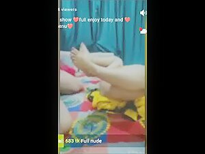 Sexy And Big Boobs Rajni bhabhi Cam Show, Full Boobs Show, Tight Pussy Rubbing And Fucking With Lover On Cam 2 of 2