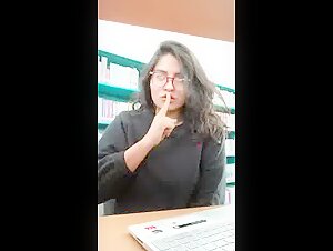 Instagram Meme Parents Hamari Beti College Padhne Gayi Hai, Le Beti In College Viral Video MMs (Viral Library Girl) 1 of 7