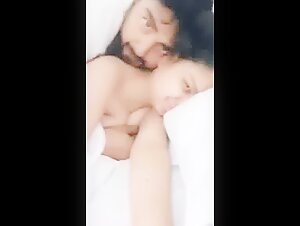 Instagram Meme Pahli Baar OYO Mein Aane Ki Khushi Viral Video MMS