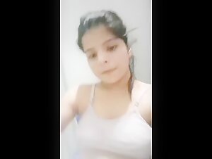 Cute Insta Reel Queen Latest Most Exclusive Viral Video Showing Boobs, Slapping her Pussy with Full Face Shouting Aahhh Aahhh