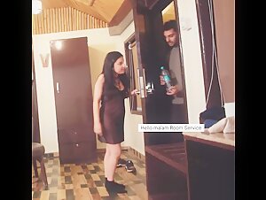 Instagram Meme Bechari Ki Belt Se Maar Raha Hai Viral Video MMS 2 of 3