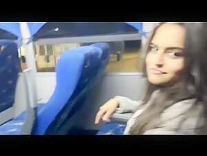 Instagram Meme Bina Ticket Bus Me Aa Gayi Thi, Le Conductor Viral Video MMS, Bus Me Tapatap