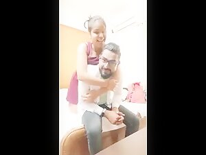 Pahli Baar OYO Me Aane Ki Khushi Me Dance Aur Chudai Karte Video Recording Desi Couple Ka