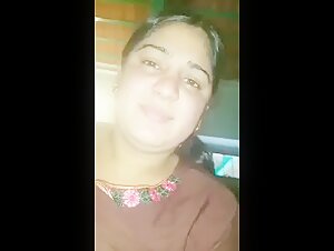 Instagram Meme Bhabhi Ki To Baat Hi Alag Hai Aag Laga Deti Hai Viral Video MMS