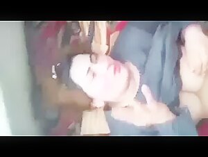 Pakistani Moti Bhabhi Ke Mote Mamme Dabakar Lund Chusaya, Video 1 of 2