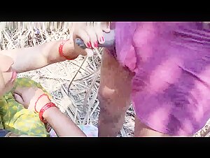 Dehati Bhabhi Ne Khet Me Jagah Banayi Chudai Ke Liye, Khule Khet Me chudne Ki Fantasy