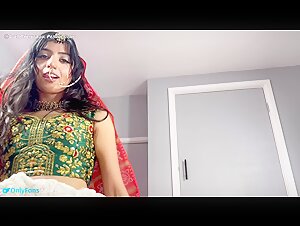 Pakistani Bride ThatBritishGirl Onlyfans Video, Gives A Footjob, Blowjob While All Cum On Her Hands
