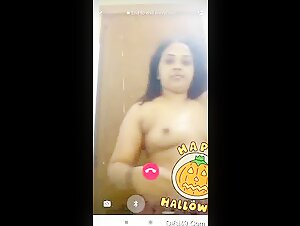 Desi Indian Girl Shows Tits and Pussy to Lover on VK