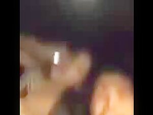 Pakistani Ladkiyo ne Gadi me jaate hue boobs dikhaye Low Quality Porn