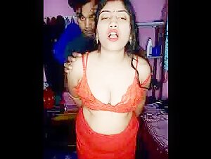 Bhabhi Allow to play with her boobs Low Quality Porn