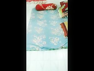 Indian porn bhabhi fucking in missionary style - Homemade Couple Sex Video