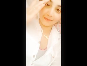 Sexy Aunty Chut Me Ungali Aur Doodh Show On Video Call 1