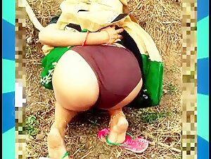 Indian aunty hot dance recording when shows her big ass in farm