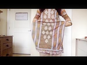 Sexy Figure Pakistani College Girl Solo Full Nude Show On Video Call