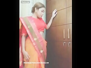 Beautiful Sexy Girl Saree Striptease, Big Boobs Showing And Teasing Her Fans While Dancing On Song