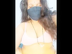 Horny Marathi Bhabhi Full Nude Show, Fingering Her Puchy And Talking In Marathi